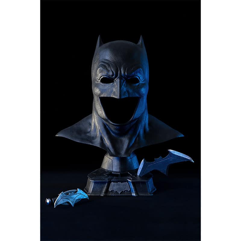 Batman v Superman: Dawn of Justice „Batman Cowl Replica“ von Pure Arts ab 2. Quartal 2027